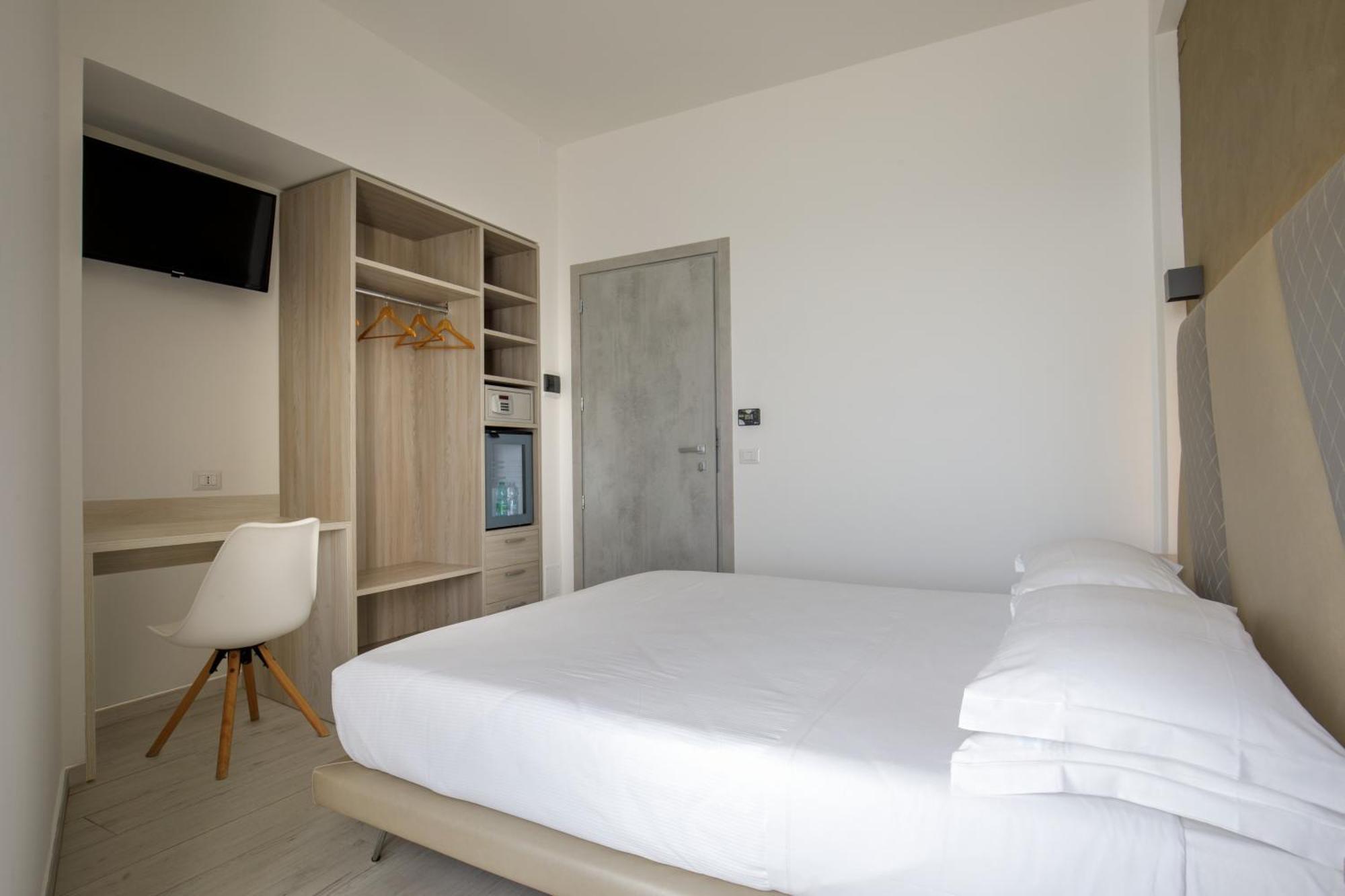 Hotel Tirreno Latina Extérieur photo