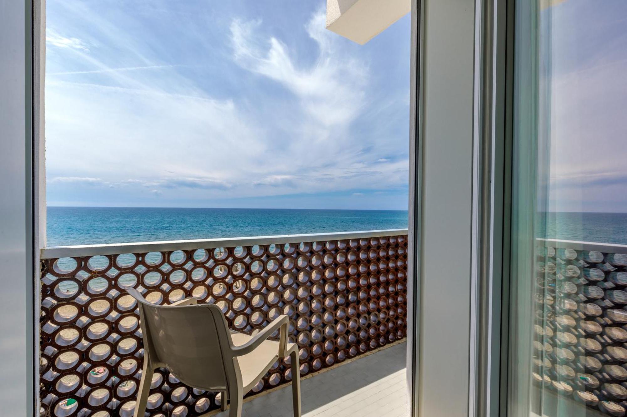 Hotel Tirreno Latina Extérieur photo
