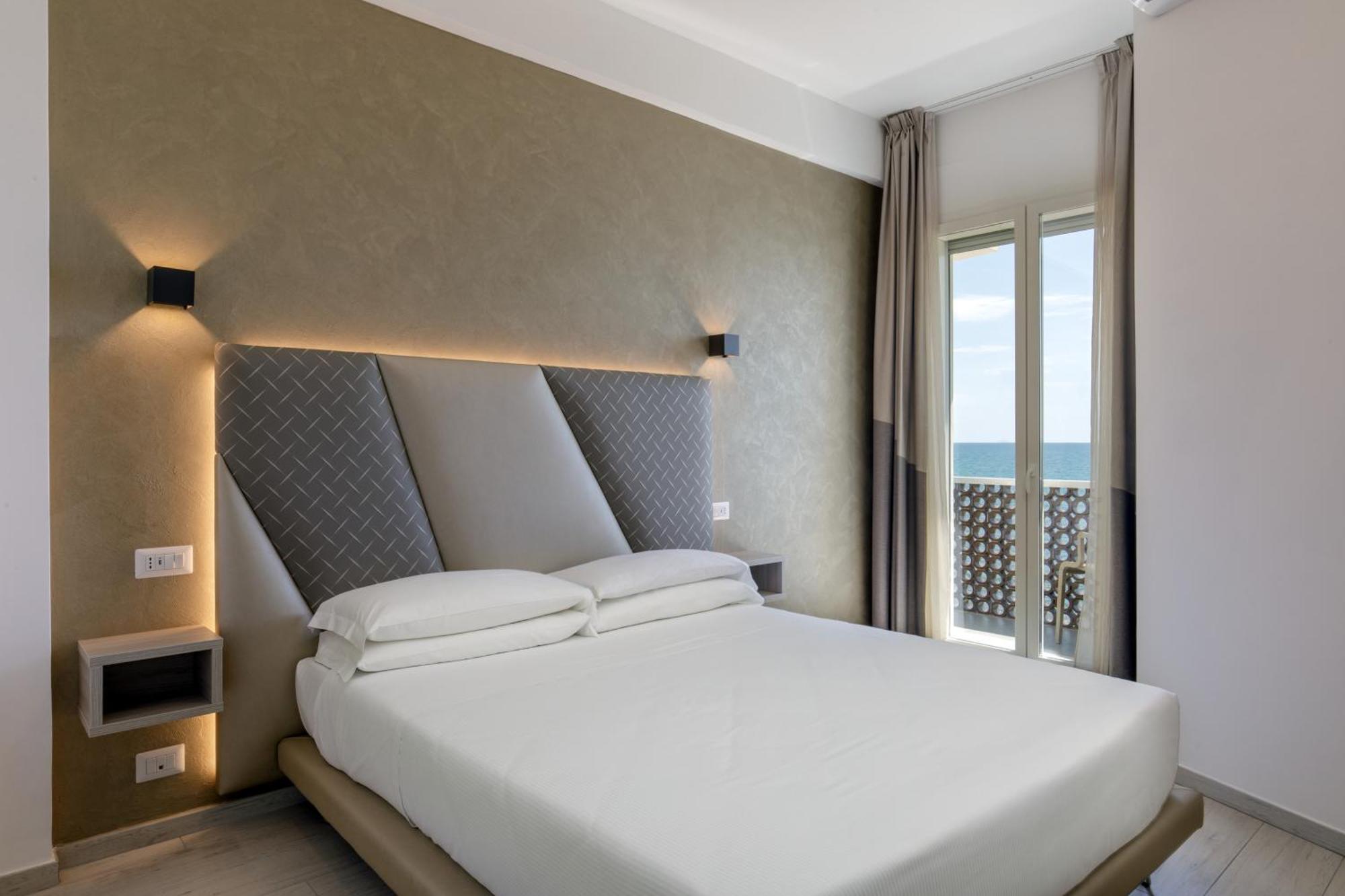 Hotel Tirreno Latina Extérieur photo