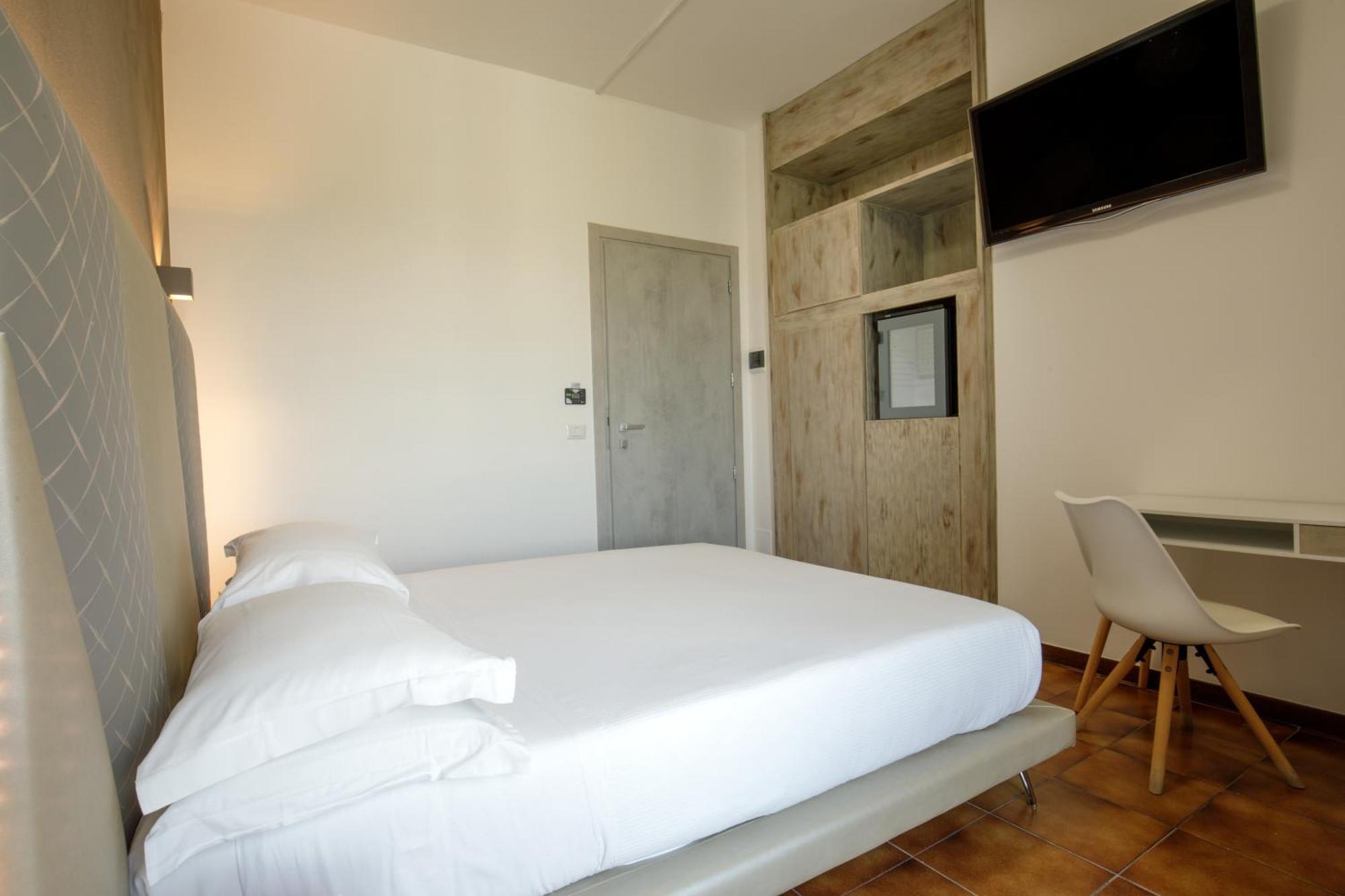 Hotel Tirreno Latina Extérieur photo