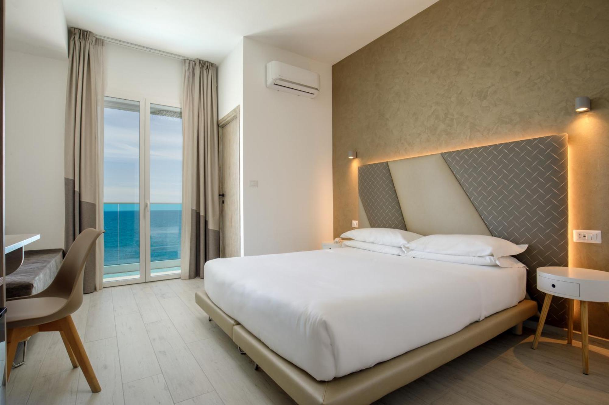 Hotel Tirreno Latina Extérieur photo