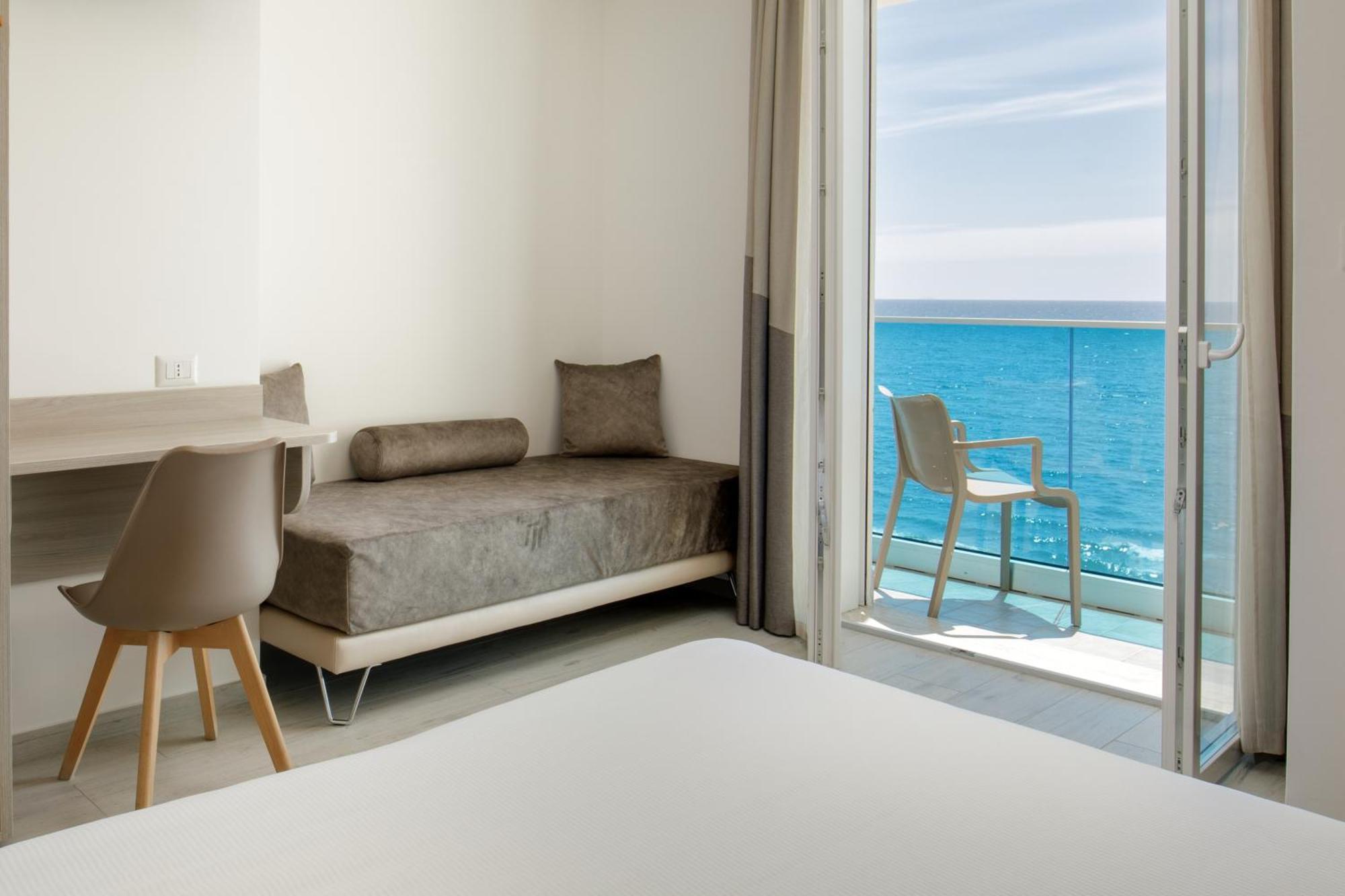 Hotel Tirreno Latina Extérieur photo