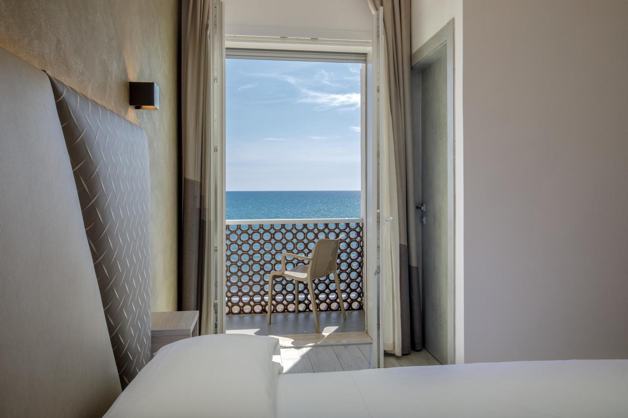 Hotel Tirreno Latina Extérieur photo